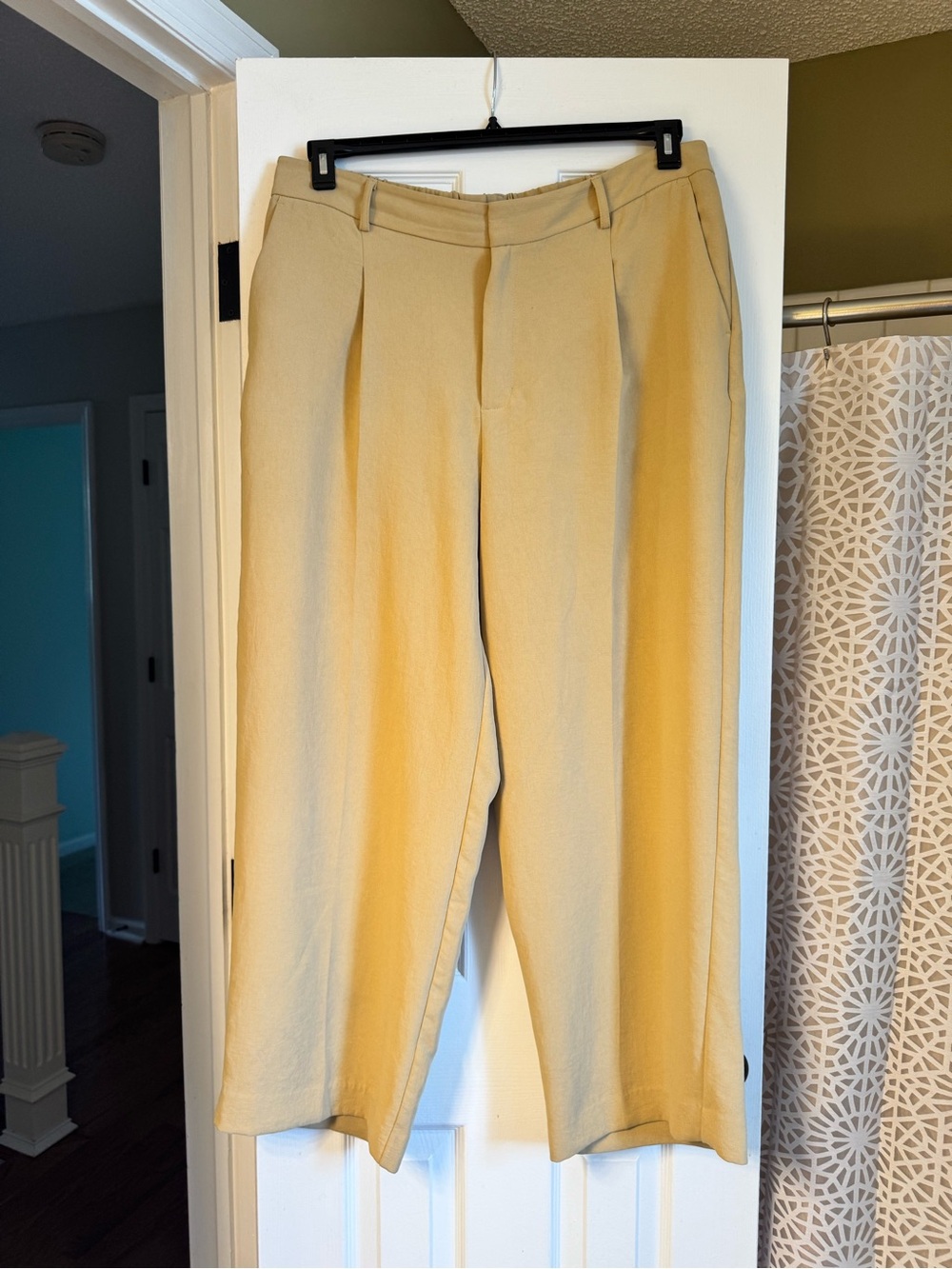 a new day Women's Wide-Leg Pleated Trousers in Light Tan